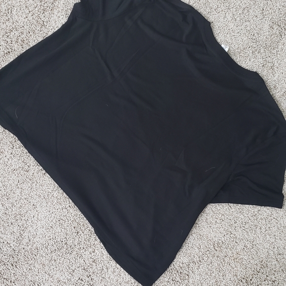 🚫SOLD🚫 NEW, BLACK LIVES MATTER crop top - Picture 8 of 8